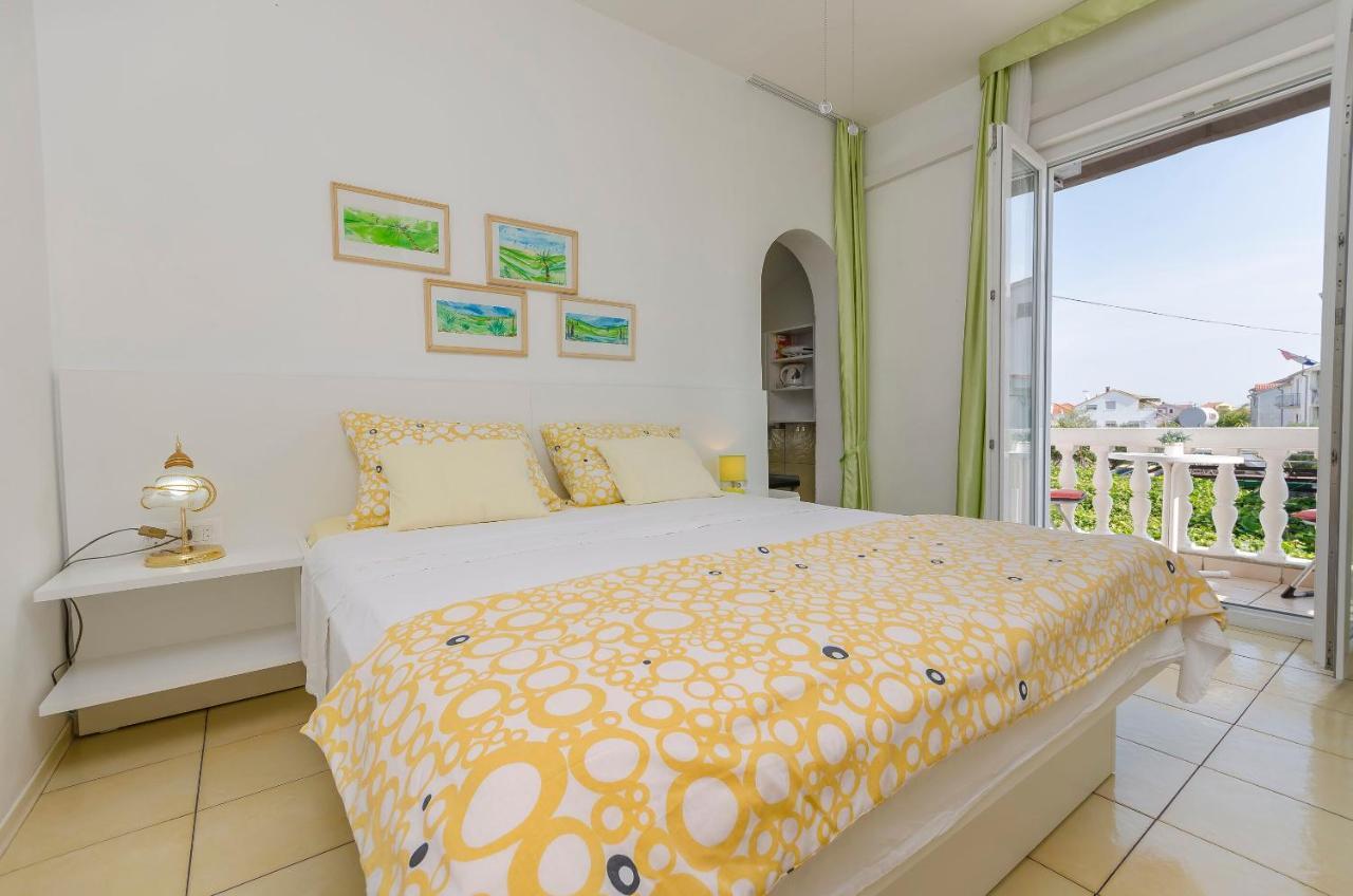 Apartments And Rooms On The Beach Vodice Exterior photo